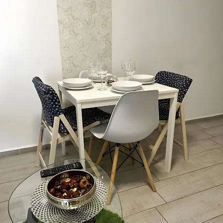 Modern With Terrace In - Bravo's House 아파트 *