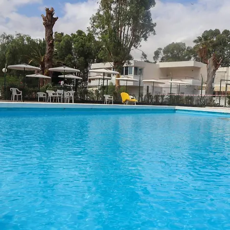 Διαμέρισμα Modern With Terrace In - Bravo's House *