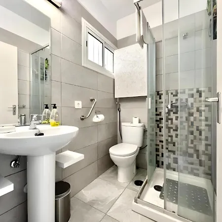 Modern With Terrace In - Bravo's House Апартаменты Коста-дель-Силенцио