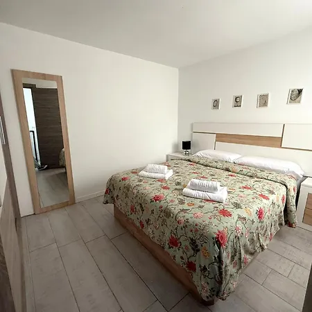 Modern With Terrace In - Bravo's House Διαμέρισμα *