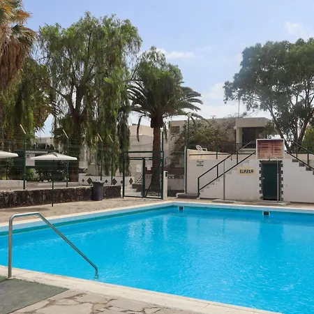 Modern With Terrace In - Bravo's House شقة